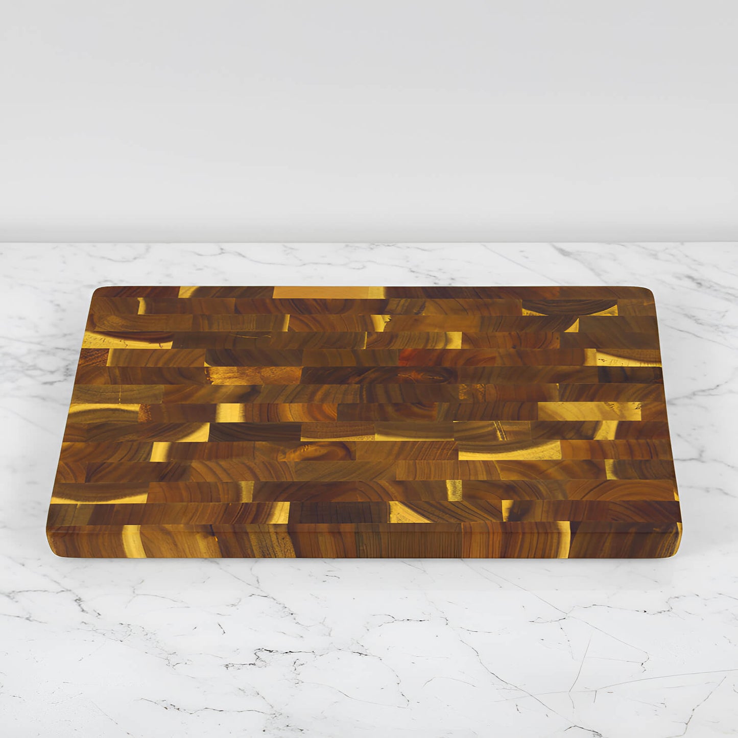 50% rabattSkärbräda i rosenträ med rutmönster och dubbelsidig ådring, perfekt för att skära kött och grönsaker och ge ditt kök en färgklick.